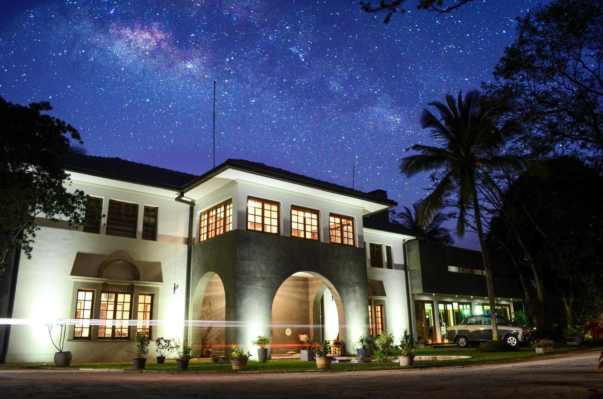 The Elephant Stables Kandy Exterior photo