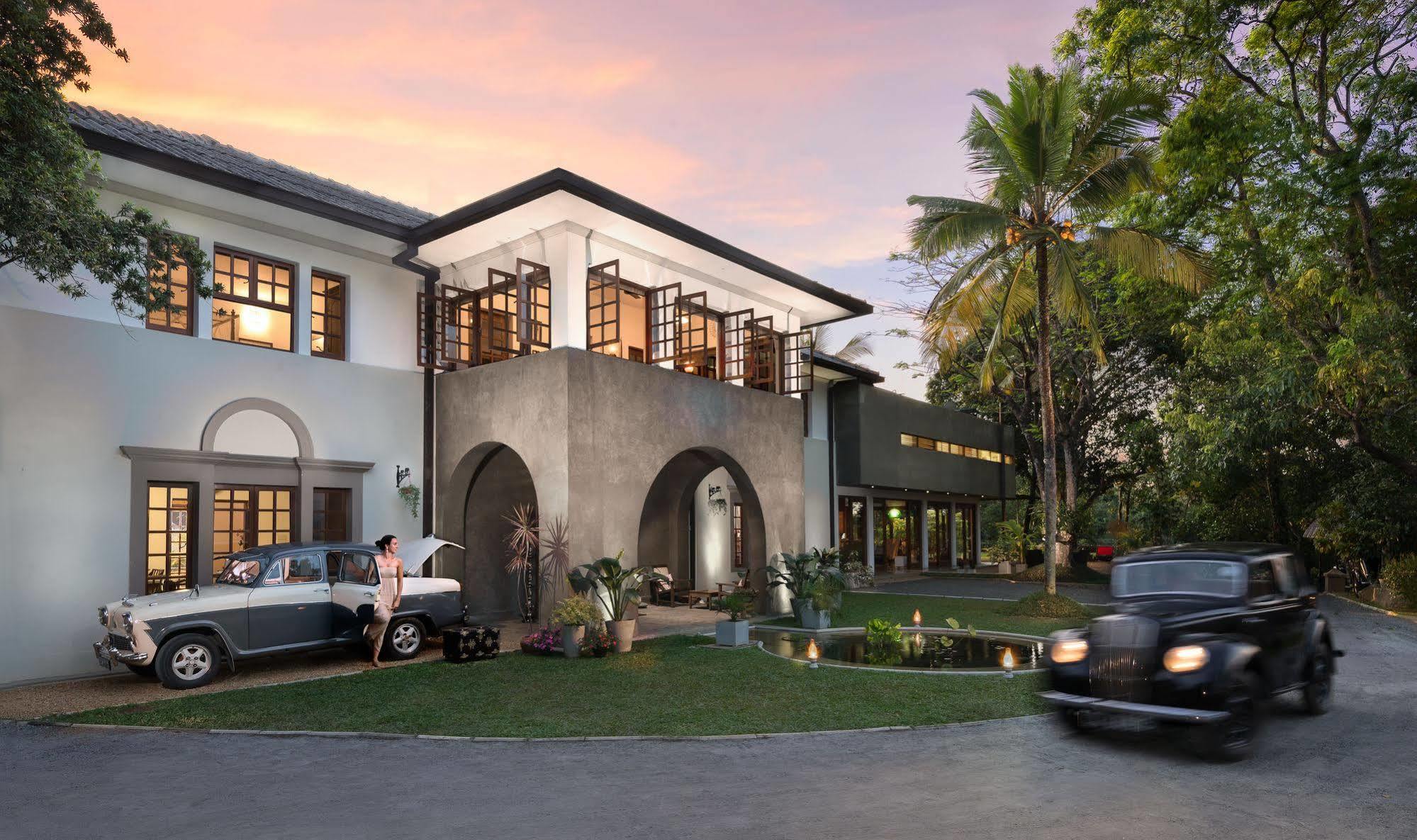 The Elephant Stables Kandy Exterior photo